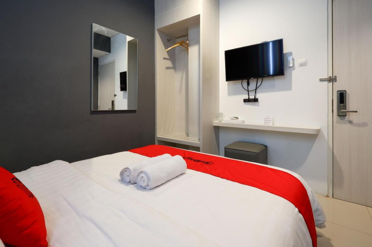 Reddoorz Plus Near Ciputra Mall Simpang Lima Semarang Exterior foto