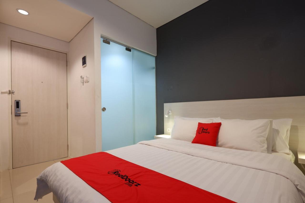 Reddoorz Plus Near Ciputra Mall Simpang Lima Semarang Exterior foto